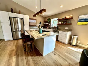 Delaro Ranch-VIEWS & 10 private acres - Image 3