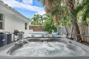 Beach House w/Private Pool • Hot Tub & Game Room - Image 3