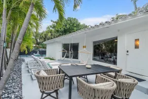 Beach House w/Private Pool • Hot Tub & Game Room - Image 2