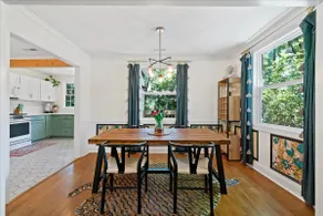 •Charleston Cottage• central to Airport & Downtown - Image 5