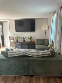 Stunning Mansfield Getaway near UConn & ECSU - Image 3