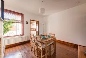 Charming and Cosy 2-bed Home in Nottingham by Renzo, Free Wi-Fi, Great Location - Image 4