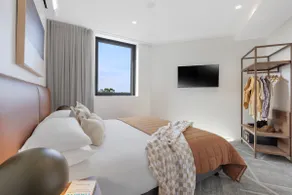 Brand New 3 Bedroom Interconnecting in Sunshine - Image 2