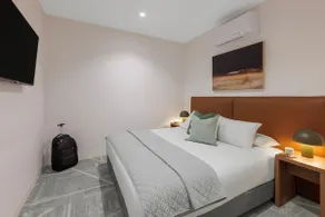 One Bedroom Apartment in Sunshine - Image 5