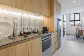 One Bedroom Apartment in Sunshine - Image 3