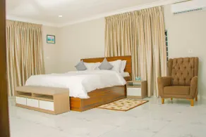 Luxurious 4-Bedroom Villa - Private Pool EastLegon - Image 5