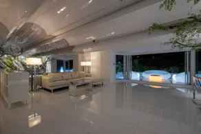 AMP Flat's apartment, an open-concept penthouse apartment - Image 5