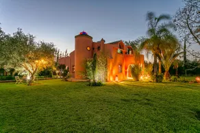 Private 5-suite villa, not overlooked, with pool - Image 2
