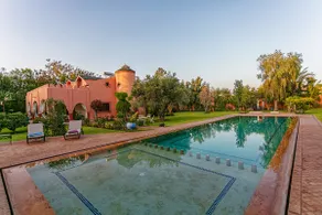 Private 5-suite villa, not overlooked, with pool - Image 5