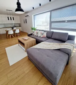 Moderný Loft s Terasou v centre mesta Prievidza - Image 2