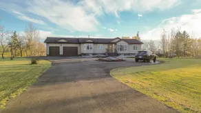 Bungalow Near YEG Airport Pets & Smokefree - Image 2