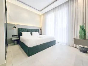 A202 Gorgeous Master Bedroom with Living Room - Image 2
