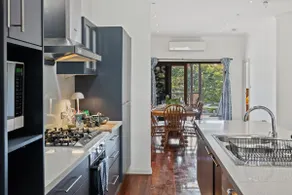 5BR Queenslander| Cinema | Parkside Home - Image 3