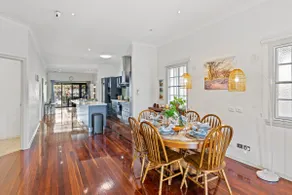 5BR Queenslander| Cinema | Parkside Home - Image 3