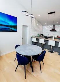 Bumbleberry Guest House - Image 4