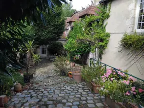 Spacious Vintage Cottage in Loire Valley: Village Charm, Garden, Pets Welcome - Image 2
