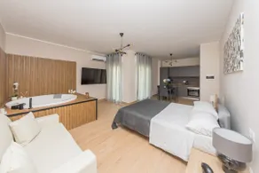 Jacuzzi Suite • Sea View • Herculaneum - Image 4