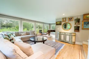 Private Luxurious Canal Estate - Image 5