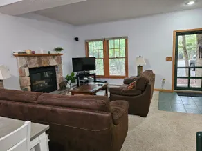 Home in Tannersville - Image 2