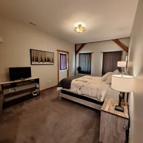 The Bear Den - Image 4