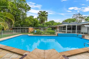 Spacious Hideaway Retreat, Pool, Spa, Acreage - Image 2