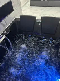 Zen Amaryllis AC Suite, Jacuzzi and Integrated TV - Image 3