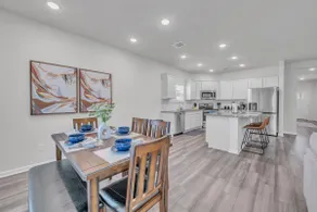 Troy 4BR Hub for Business Pros - Image 2