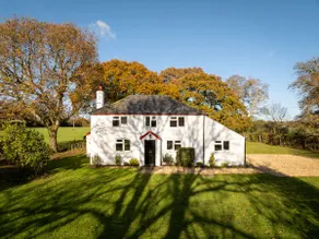 Hobbs Cottage - Image 2
