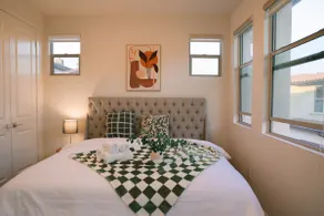 New 2b2.5b Chic Retreat on Stoneman new property - Image 3