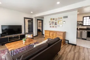 Modern Broadway House: in Historic Butte - Image 2