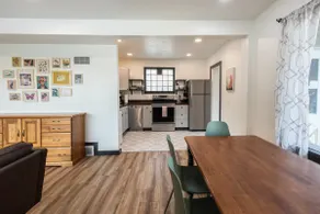 Modern Broadway House: in Historic Butte - Image 4