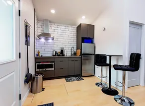 LuxQuarters Blueberry Studio - Image 3