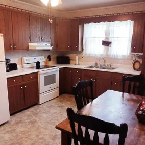 Cozy Vintage House - Image 2