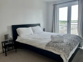 Central 2 Bed flat in Edgeware with Parking - Image 4