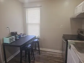 Comfy 1BR Apt. in Pleasant Ridge - Image 2