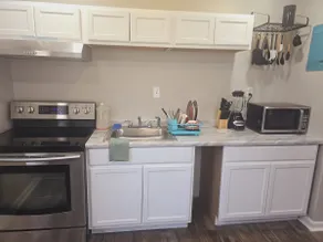 Comfy 1BR Apt. in Pleasant Ridge - Image 3