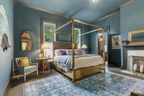 Historic Luxury Home, 5 Min Walk to Downtown - Image 2