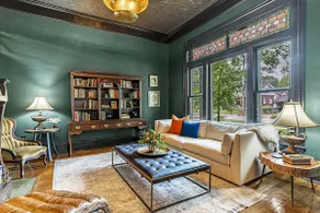 Historic Luxury Home, 5 Min Walk to Downtown - Image 4