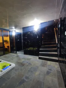 R_luxury: private hot tub and indoor pool - Image 4