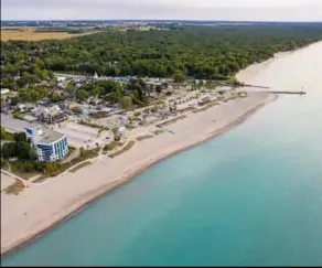 New The Carlyle 208 4BR Beachside Condo in Grand Bend - Image 5
