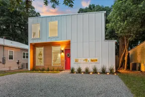 Modern 3BR | Putting Green + Fire Pit | 2 Kings - Image 5