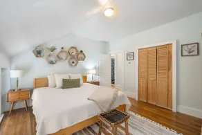 2 Bedroom Townhouse! NEW Kitchen! - Image 3