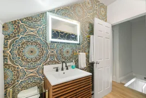 2 Bedroom Townhouse! NEW Kitchen! - Image 4