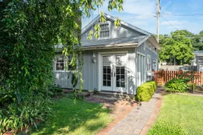 Historic Carriage House - Image 2