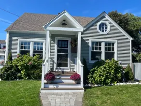 Lovely home by the beach in coveted Lordship - Image 2