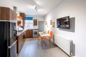The Scarsdale Apartment - Image 5