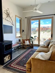 Off-grid Modern Desert Retreat near Bryce Canyon - Image 3
