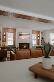 Large Modern Smart Home Sleeps 8 People - Image 5