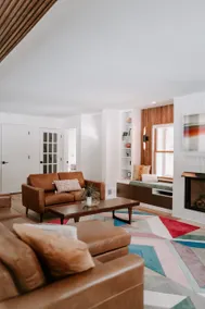 Large Modern Smart Home Sleeps 8 People - Image 3