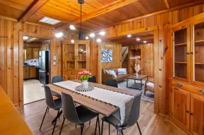 Waterfront & Hot Tub! 4 BR/4 BA - Central Location - Image 4